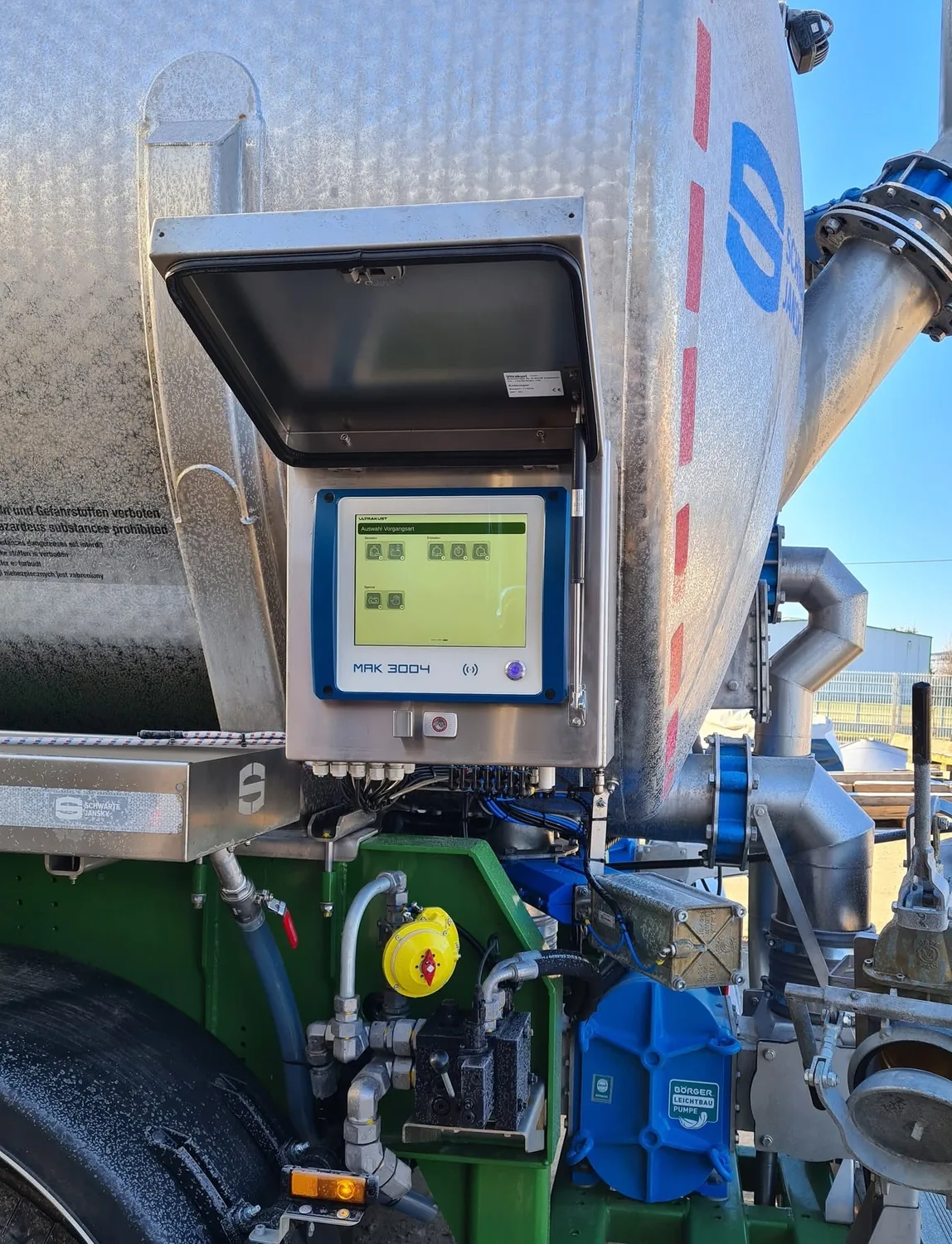 MAK 3004 Bedienpanel am Milchtankfahrzeug